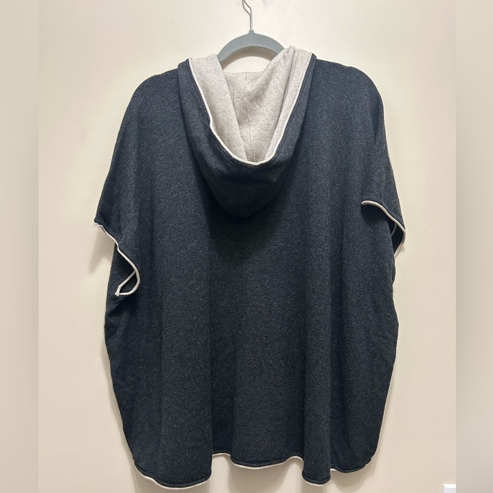 Splendid Poncho - Picture 2 of 2
